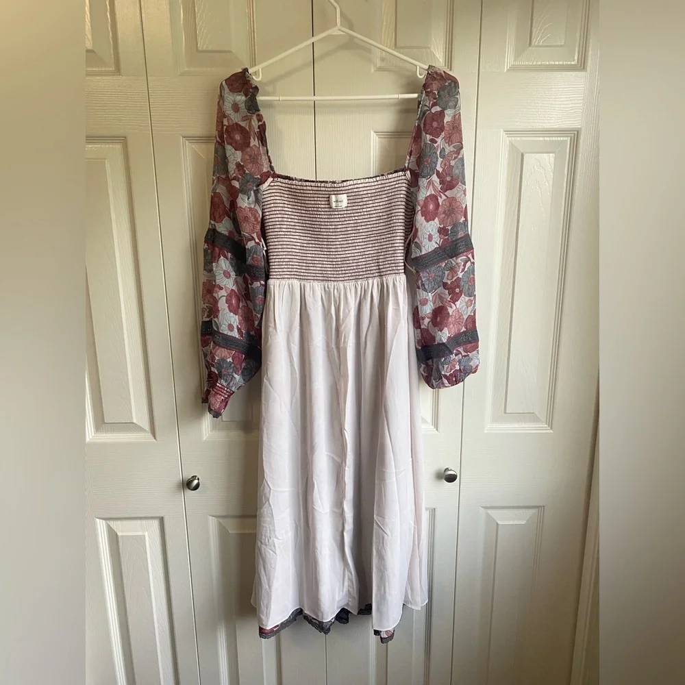 New Aritzia Wilfred Grace Smocked square-neck midi dress - Picture 8 of 13